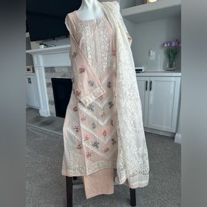 Brand new 3 piece Pakistani Indian suite